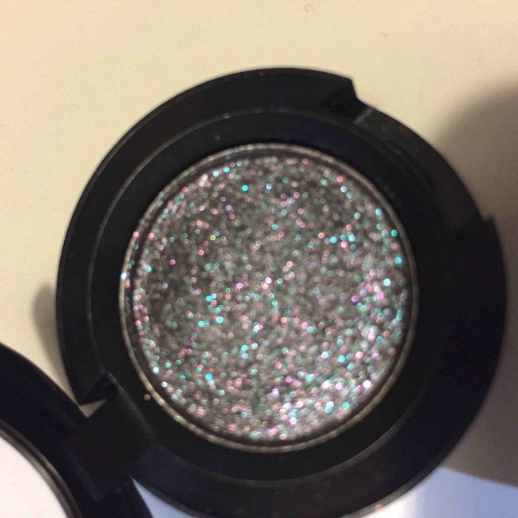 ダズルシャドウ/M・A・C/単色アイシャドウを使ったクチコミ（3枚目）