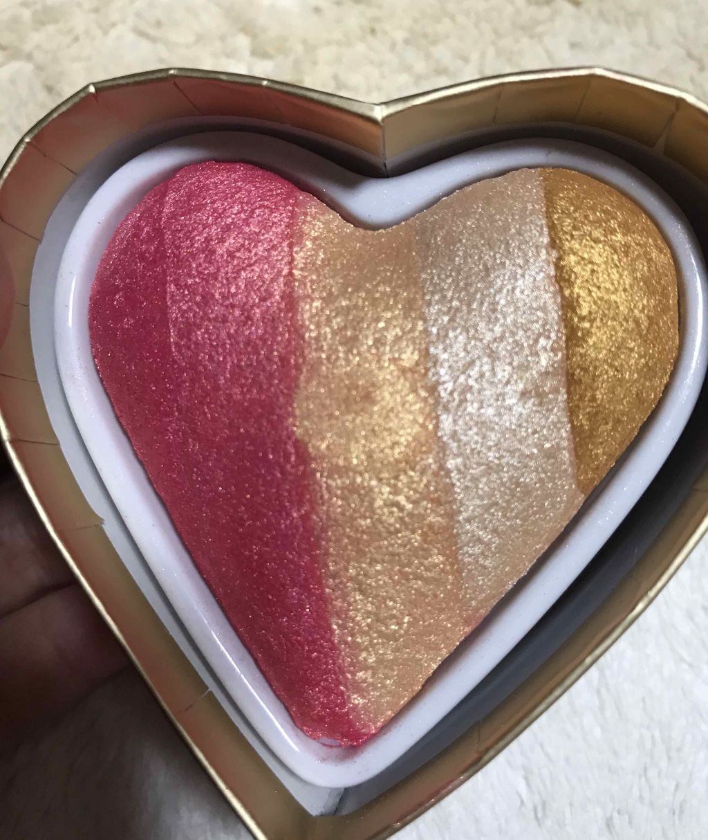 ブラッシング ハート/MAKEUP REVOLUTION/パウダーチークを使ったクチコミ(3枚目)