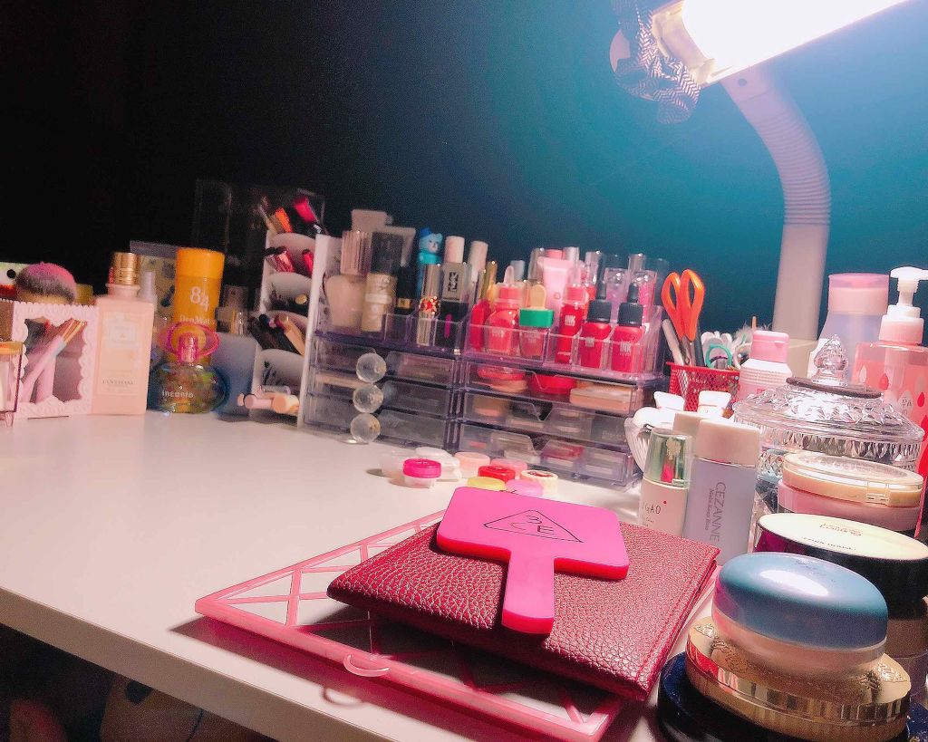 たそ on LIPS 「取っ手になるキラキラの持つところがSeriaに売ってなくてまだ..」(1枚目)