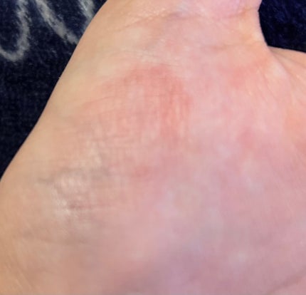 アンドバイロムアンド グラッシーボムティント/&nd by rom&nd/リップティントを使ったクチコミ(2枚目)