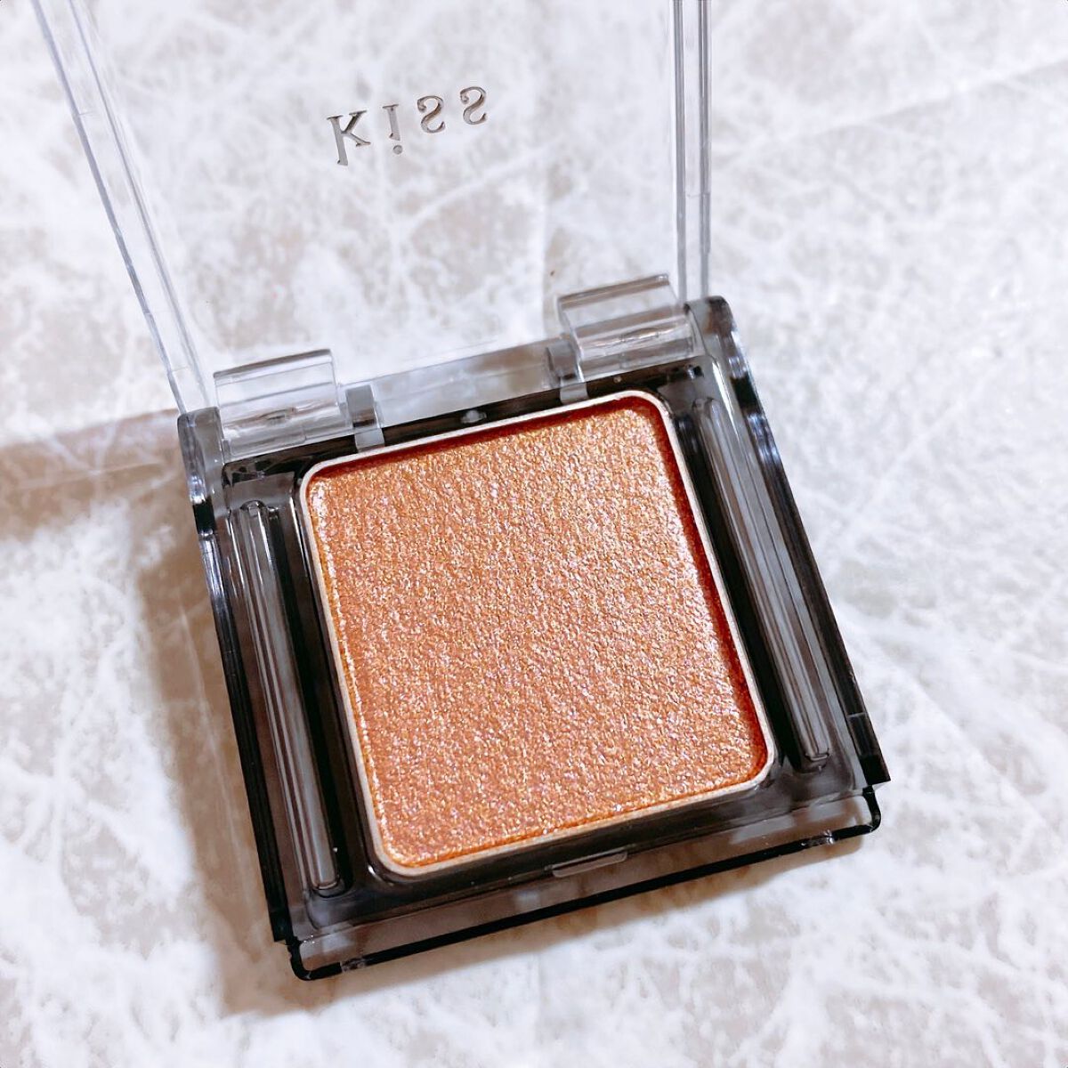  シアー グリッターアイズ 51 フォーチュンクッキー(FORTUNE COOKIE)/KiSS/単色アイシャドウを使ったクチコミ（3枚目）