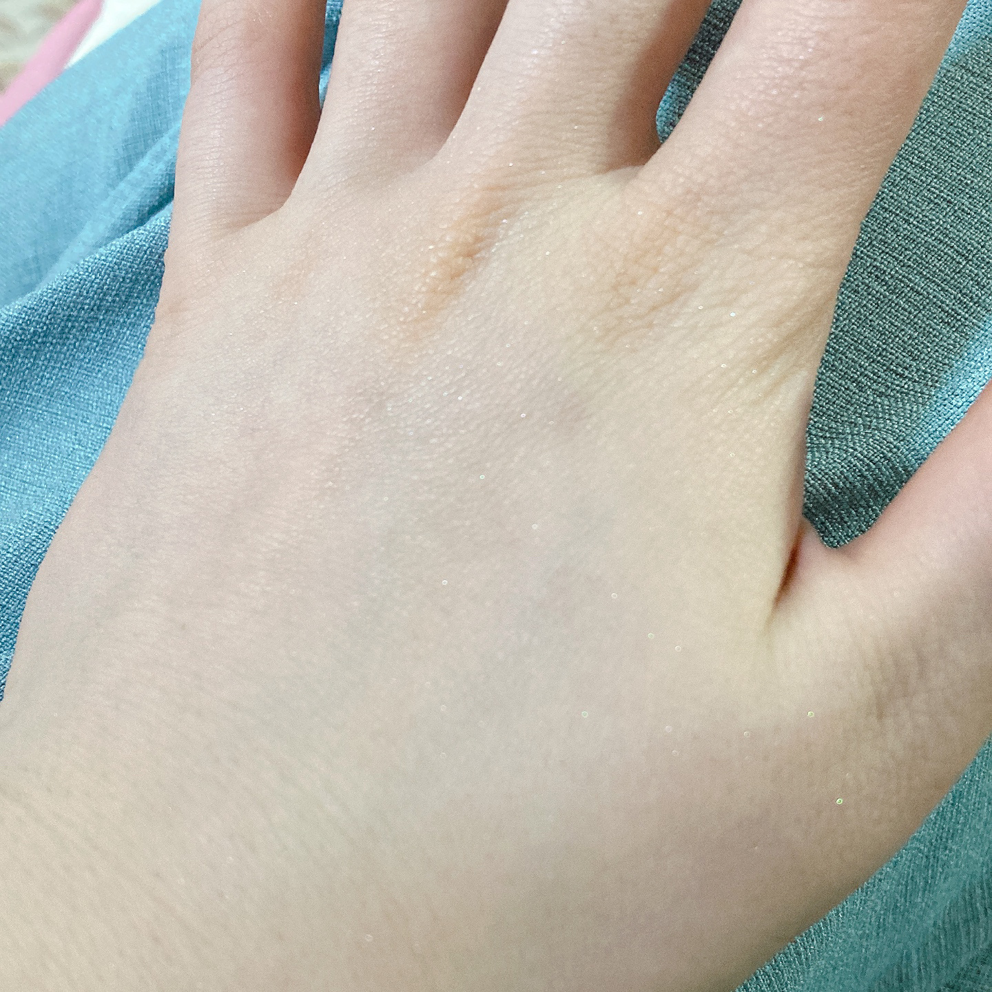 スーパーモイスチャーUVライトアップエッセンス/スキンアクア/日焼け止めローションを使ったクチコミ（2枚目）