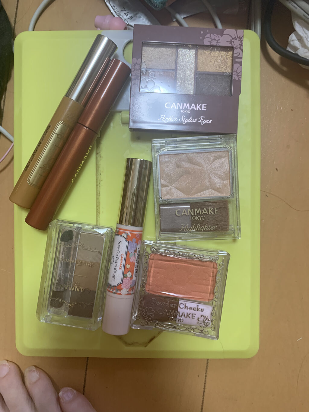 オールキャンメイクでできるオレンジメイクを紹介します

使ったのはキャンメイククイックラッシュカーラーBO ベイクドオレンジ
パーフェクトスタイリストアイズNo.25ミモザオレンジ
パウダーチークスPW25シュガーオレンジ
ミックスアイブロ