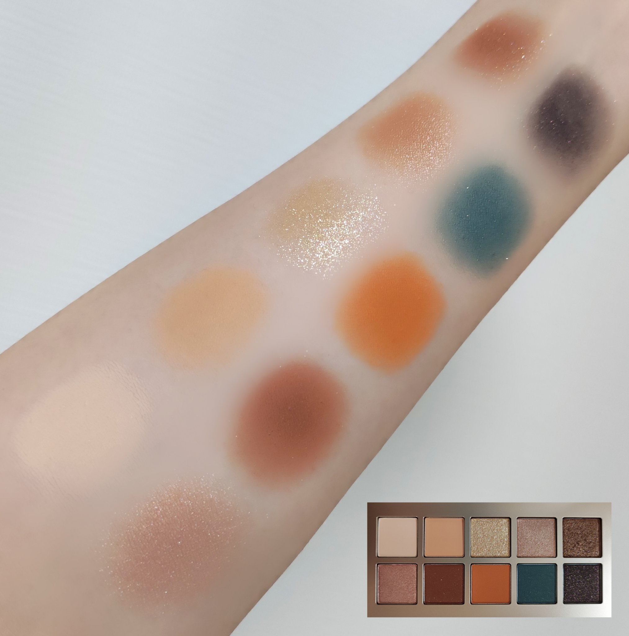 ニューデップスアイシャドウパレット 08 ビー・マジカル (ホリデー&日本限定)/hince/アイシャドウパレットを使ったクチコミ（2枚目）