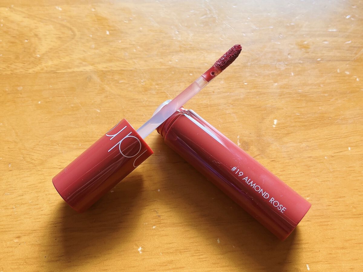 ジューシーラスティングティント/rom&nd/リップティントを使ったクチコミ（3枚目）