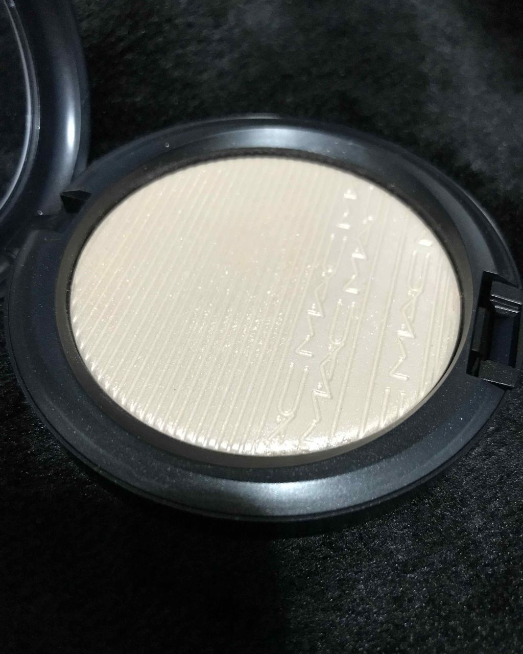 エクストラ ディメンション スキンフィニッシュ ダブル グリーム/M・A・C/プレストパウダーを使ったクチコミ（2枚目）