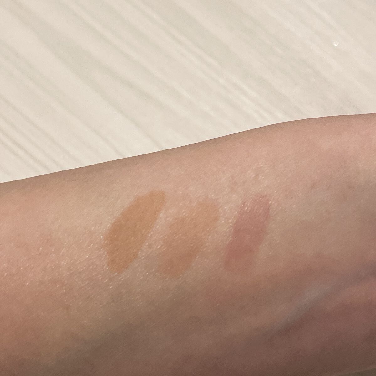 ジューシーラスティングティント/rom&nd/リップティントを使ったクチコミ（2枚目）