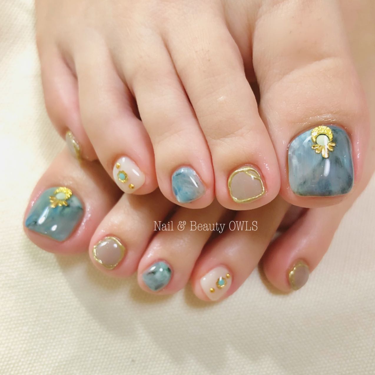 ぴよこれいと あうるす on LIPS 「気分はモロッコなんだそう🇲🇦今ってモロッカンネイルって言わない..」(2枚目)