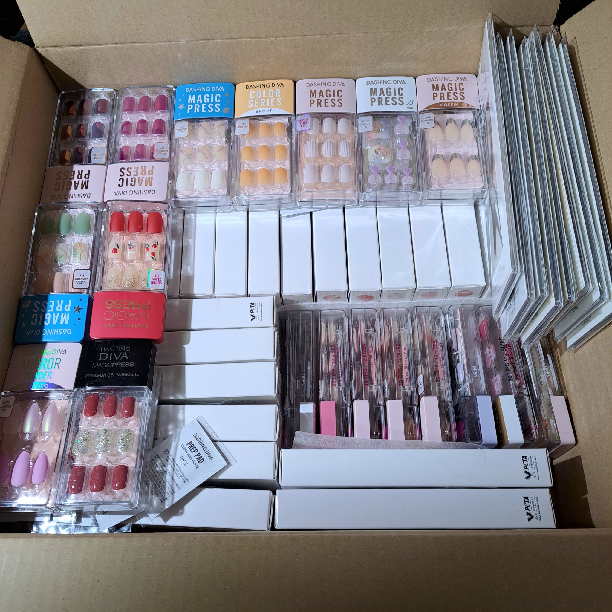 ダッシングディバグロスジェルネイルストリップ/DASHINGDIVA MAGICPRESS/ネイルシールを使ったクチコミ（2枚目）