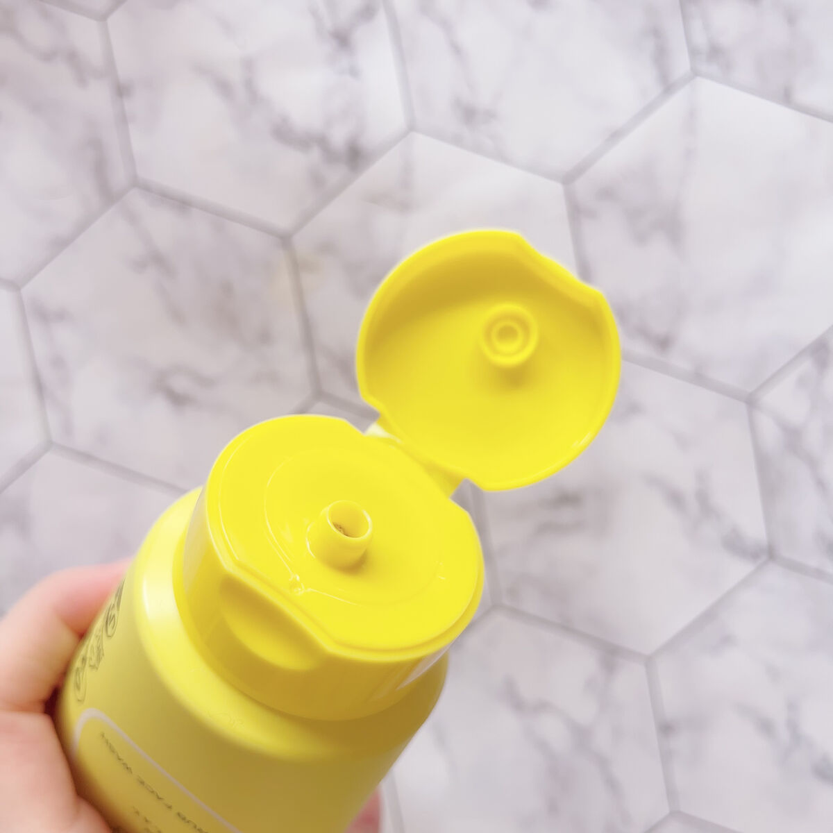 毛穴丸洗いスクラブ洗顔/ケアナボーテ/洗顔フォームを使ったクチコミ（3枚目）