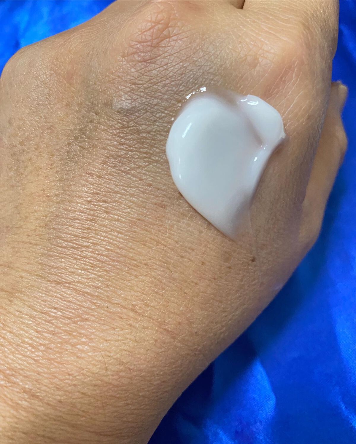 パーフェクトワン 薬用ホワイトニングジェル/パーフェクトワン/オールインワン化粧品を使ったクチコミ(5枚目)