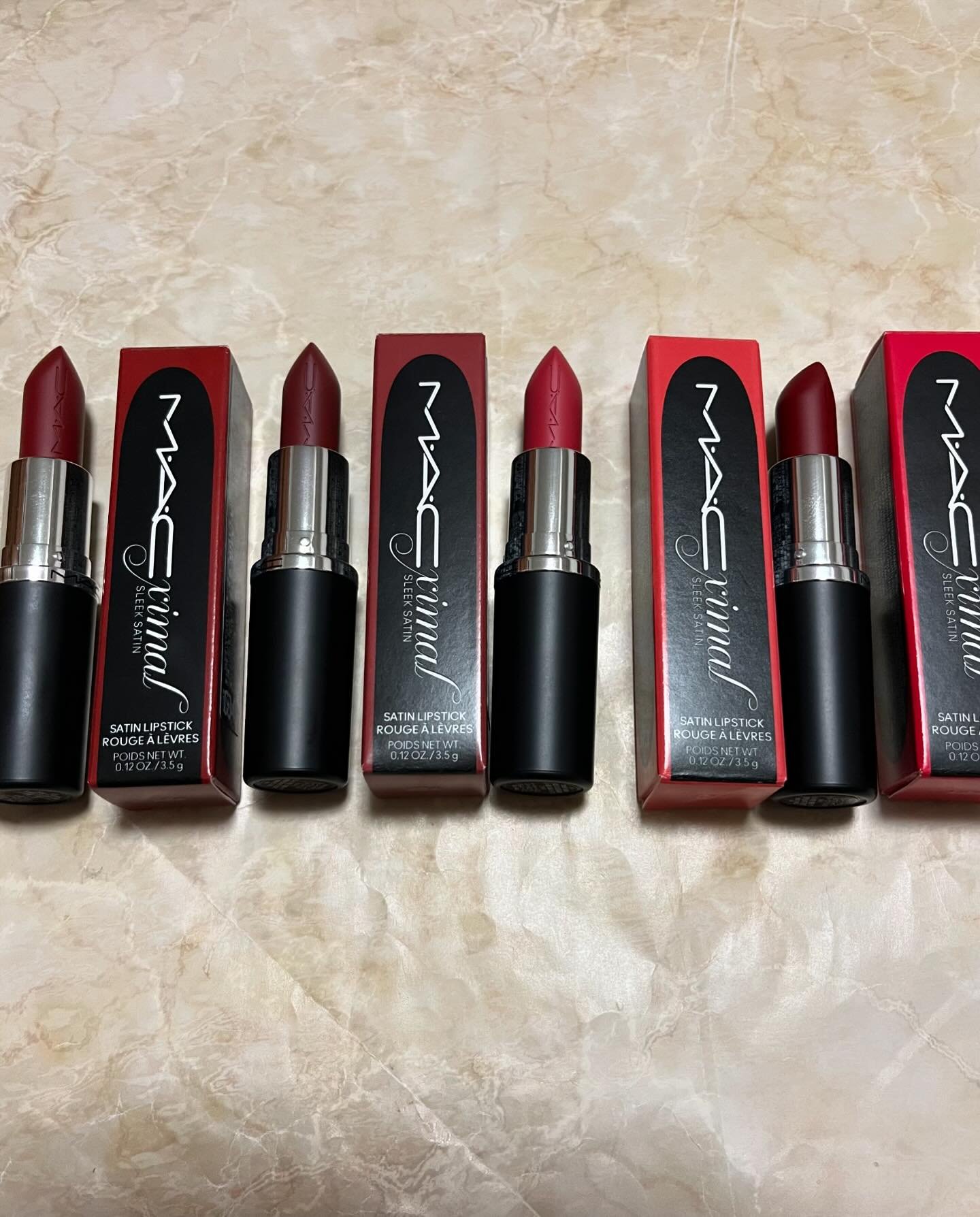 マキシマル スリーク サテン リップスティック 811 センター オブ アテンション/M・A・C/口紅を使ったクチコミ（1枚目）