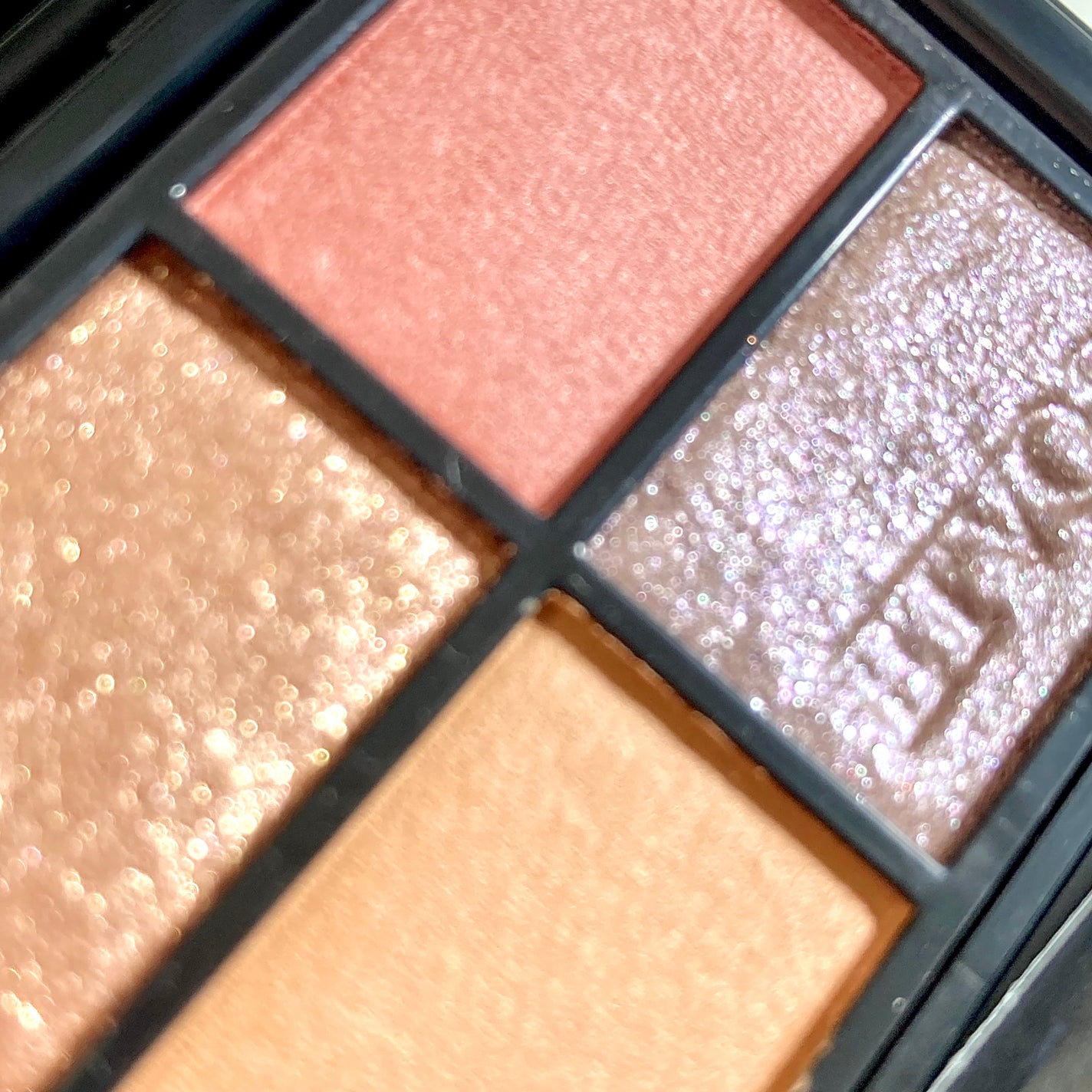 ミネラルクラッシィシャドー/エトヴォス/アイシャドウパレットを使ったクチコミ(3枚目)