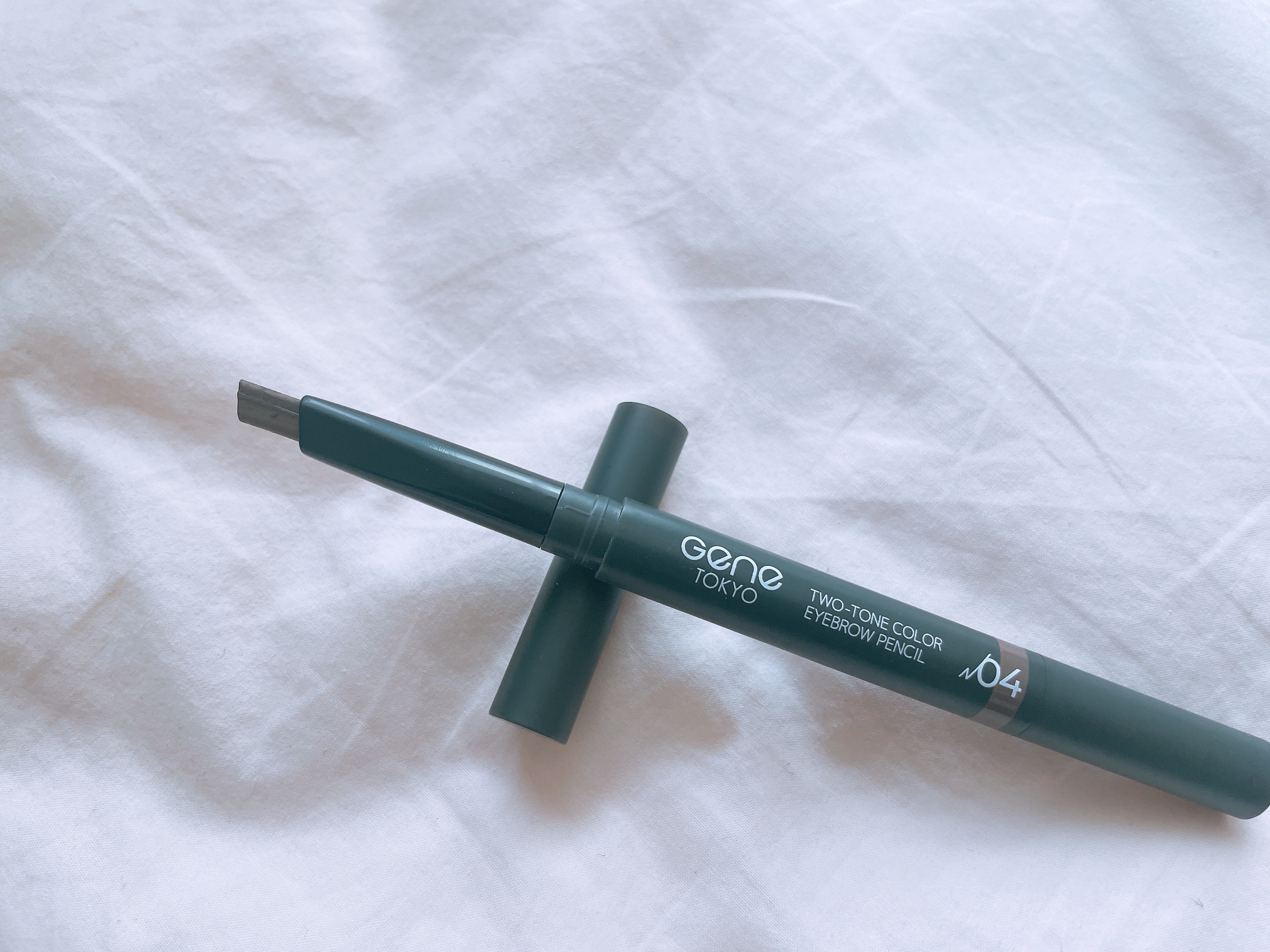 ツートンカラーアイブロウペンシル 04 アッシュ系ブラウンの髪に/GENE TOKYO/アイブロウペンシルを使ったクチコミ（3枚目）