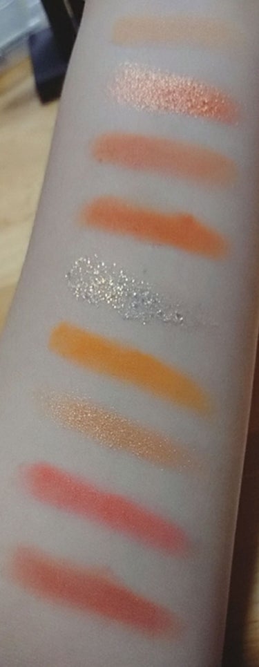 ORANGE YOU GLAD/ColourPop/パウダーアイシャドウを使ったクチコミ（3枚目）