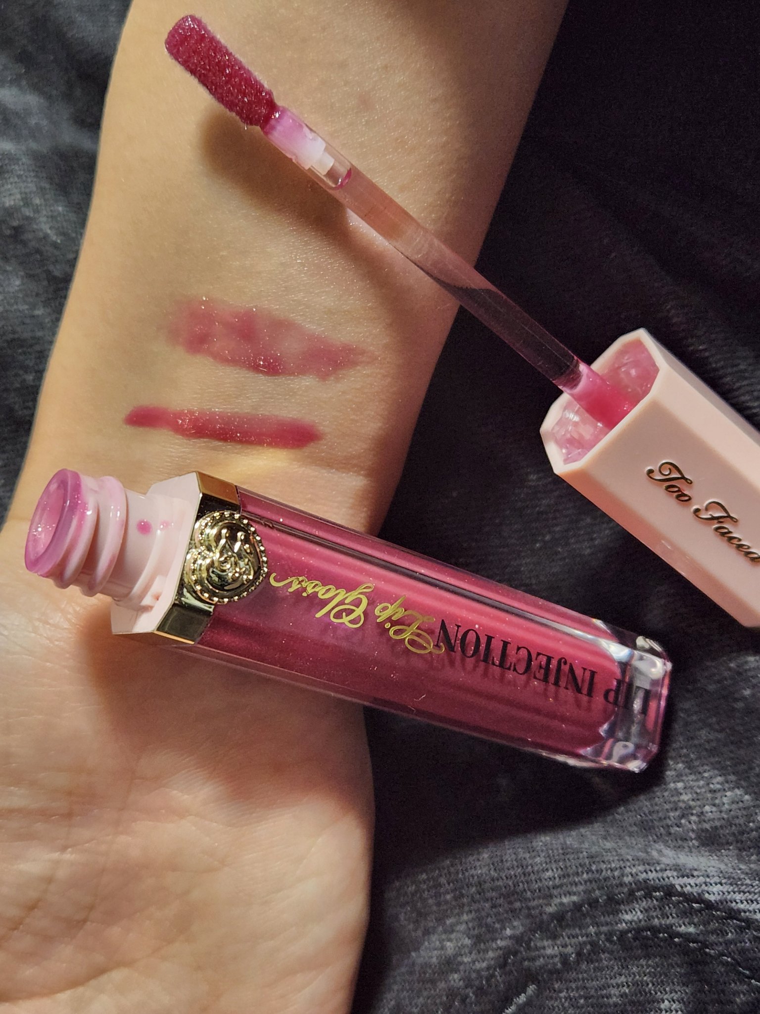 強めのスースー感プランパー！
too faced のlip injection 

アメリカで買ったので、日本にあるのかはわからないですが…
透け感のある、艶々系のプランパーです！
ねっとりとしていて、スースー感が強いので唇ふっくら、保湿感