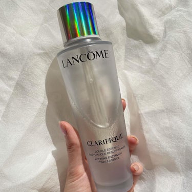 .
@cosmeプレゼント当選で頂いた♥
前々から気になってたlancome♥
.
#クラリフィックデュアルエッセンスローション
.
使用感💫
☑︎シェイクする事で2層のエッセンスが混ざり合い、さっぱり