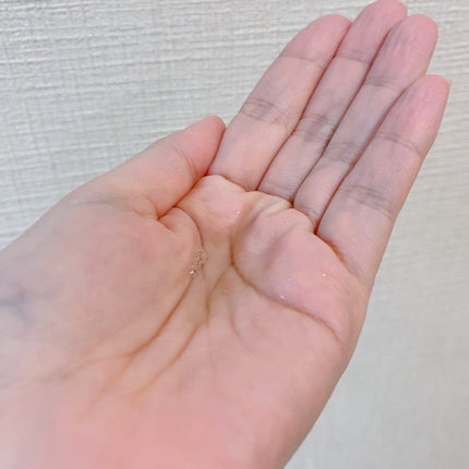 Veganifect 青麦ファーストエッセンスのクチコミ「毎日のキメ管理にぴったり!!
テクスチャはシャバシャバで、肌につけるとぐんぐん吸収していってい.....」(3枚目)