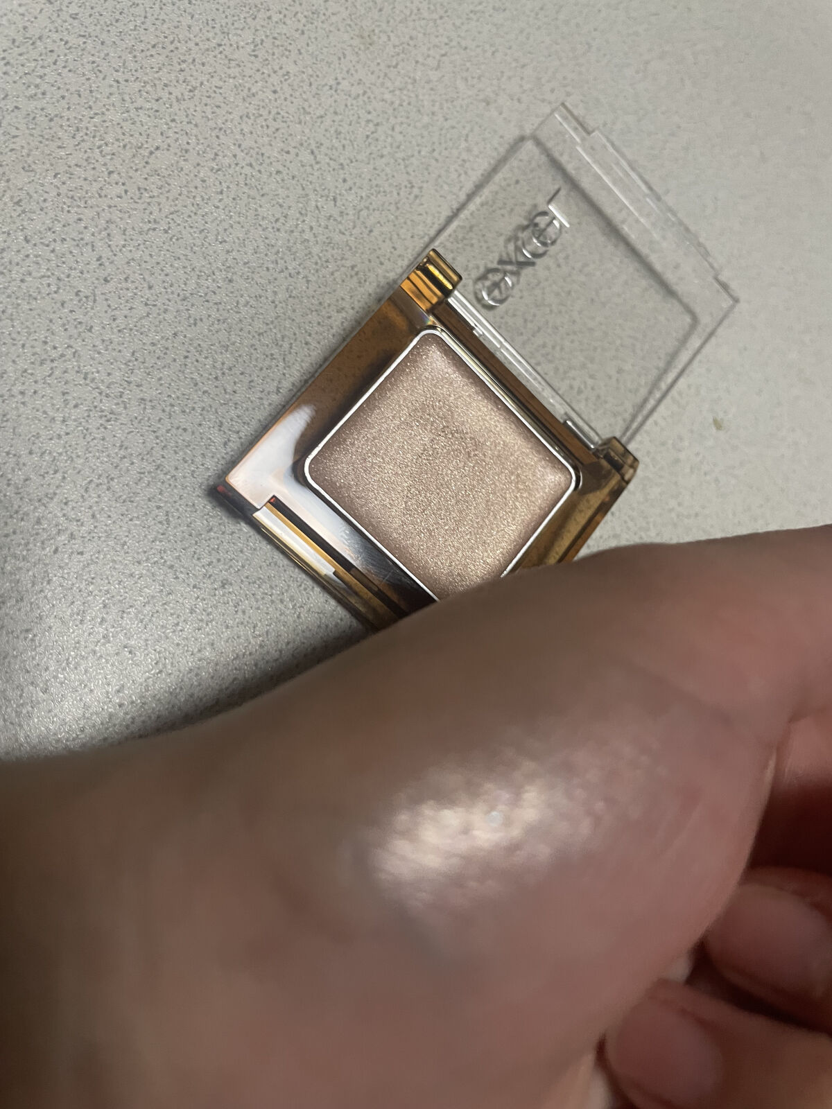 イルミクチュールシャドウ IC01 ムーントリップ/excel/ジェル・クリームアイシャドウを使ったクチコミ（3枚目）