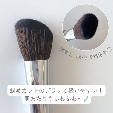 Kirei&co. ハイライト・シェーディング用メイクブラシのクチコミ「シェーディング初心者でも使いやすい！✨

⠀ ⠀ ⠀

🩵Kirei&co 3カラー シェーデ.....」（3枚目）