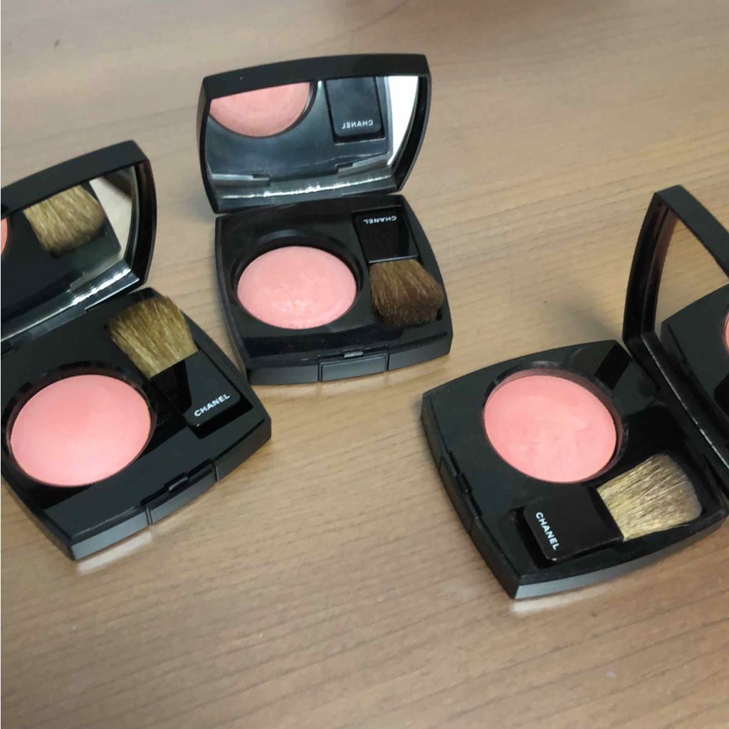 aju on LIPS 「#リピートコスメこのシャネルのチークとっても薄いので普段濃いチ..」(1枚目)