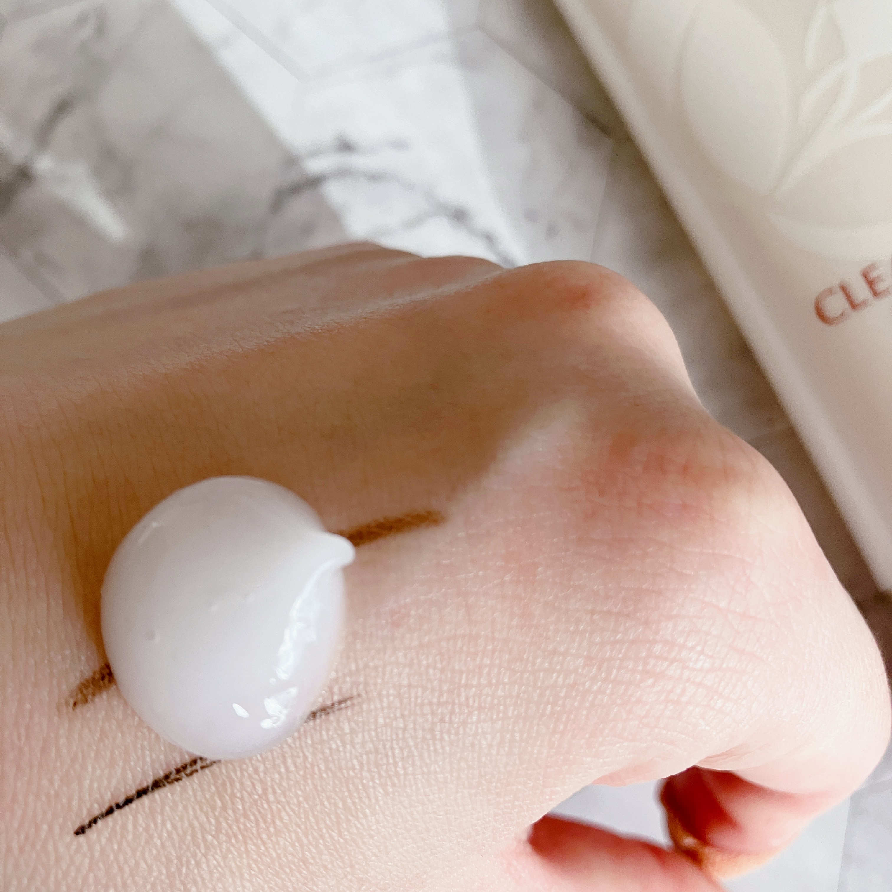 Papilio クリアブライトクレンジングのクチコミ「パピリオ クリア ブライト クレンジング

肌を育てるミルククレンジング。
メイク落としで角質.....」（2枚目）