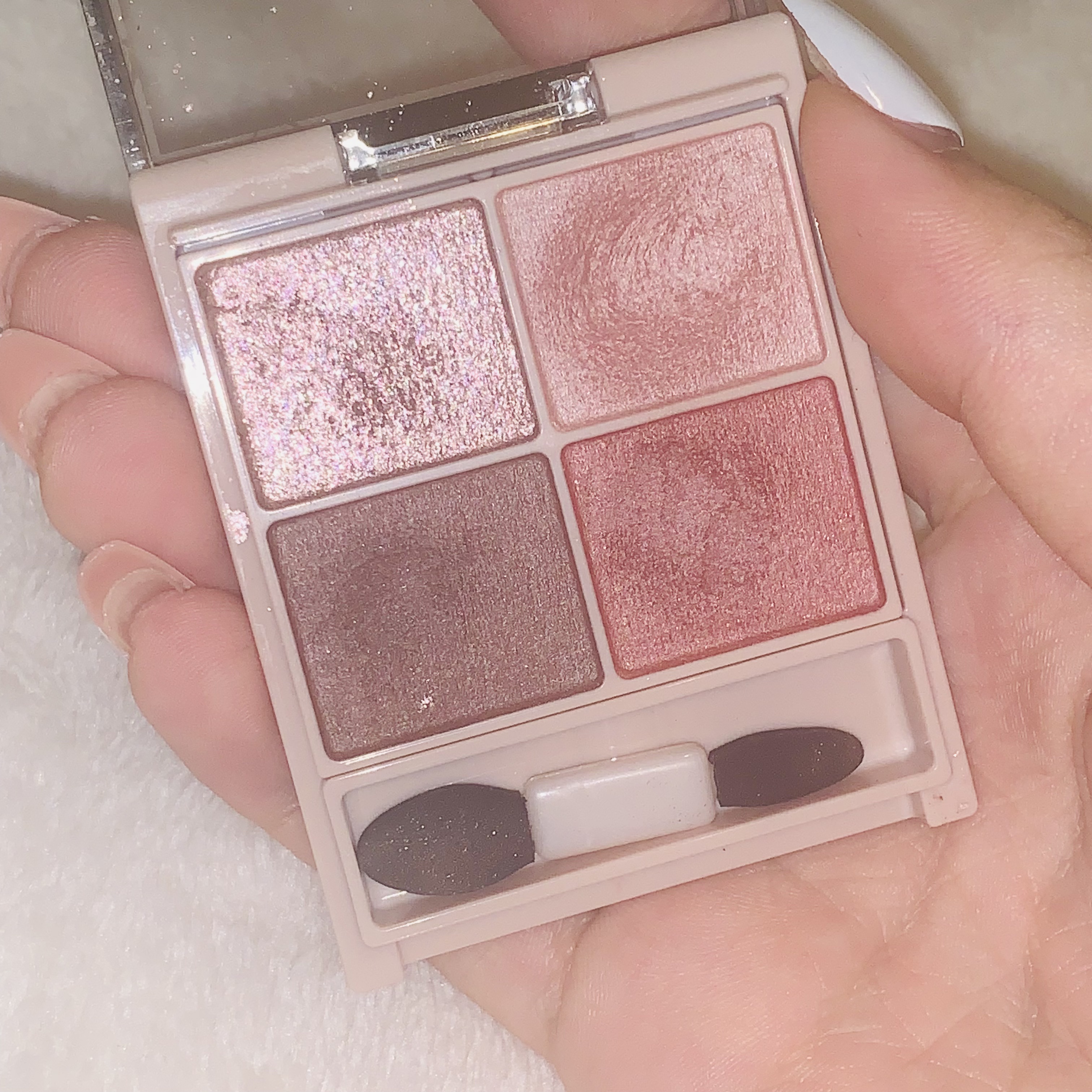 シルキースフレアイズ（マットタイプ） M03 ローズヒート/キャンメイク/アイシャドウパレットを使ったクチコミ（2枚目）