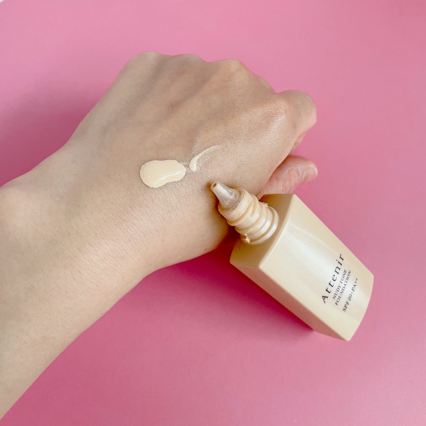 ヌーディトーン ファンデーション/アテニア/リキッドファンデーションを使ったクチコミ(2枚目)