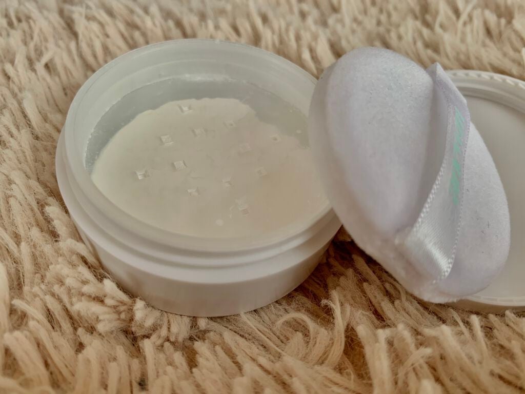 アニューム セバム コントロール パウダー/saat insight/ルースパウダーを使ったクチコミ(2枚目)