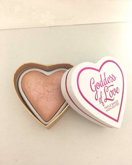 ハートハイライター ゴッデス オブ ラブ/MAKEUP REVOLUTION/パウダーハイライトを使ったクチコミ(1枚目)