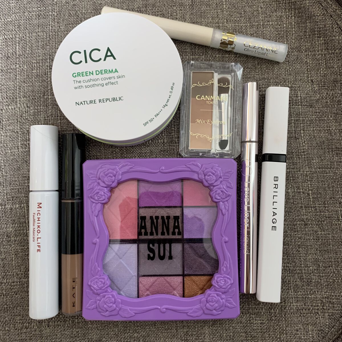 メイクアップ パレット  03 ファンタジックでドリーミーな カラーパレット/ANNA SUI/アイシャドウパレットを使ったクチコミ（1枚目）