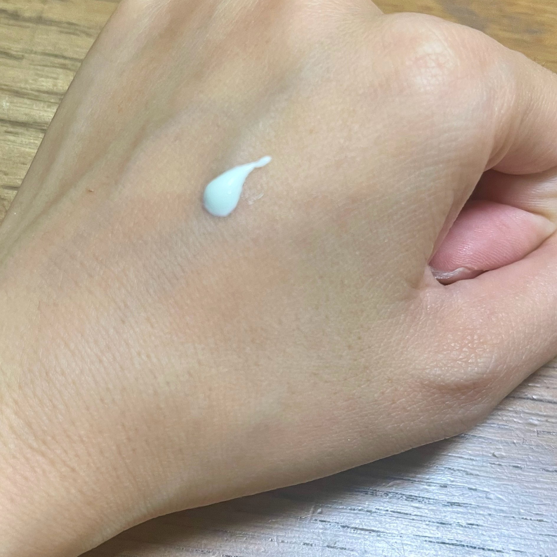 スキンアクア トーンアップUVエッセンス ミントグリーン/スキンアクア/日焼け止めクリームを使ったクチコミ（2枚目）