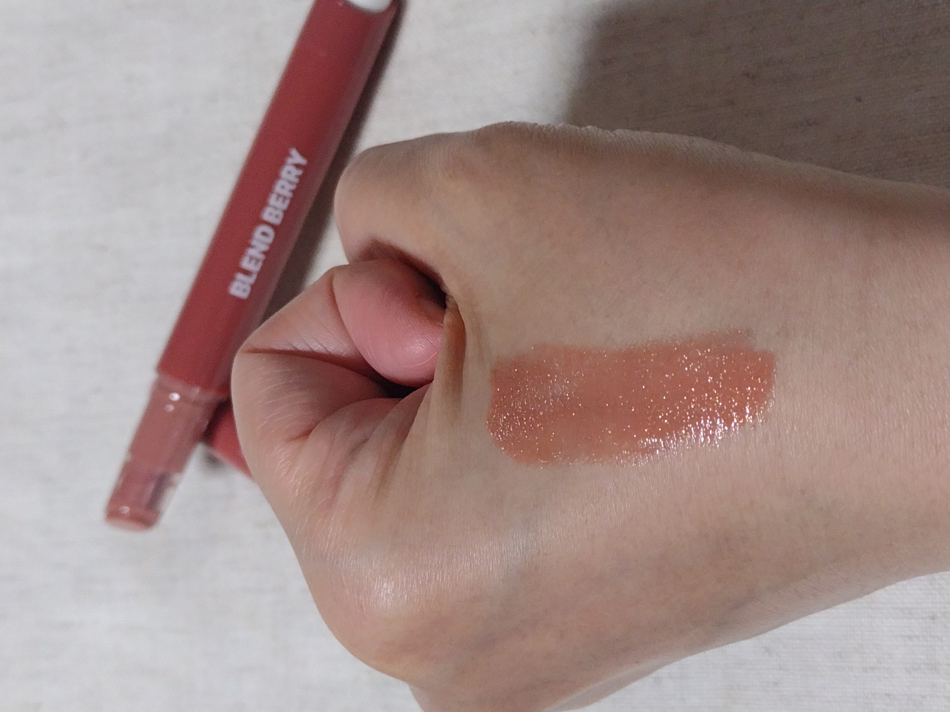 ブレンドベリー リップバルーン 103 おとぎのウォルナットピンク(限定色)/BLEND BERRY/口紅を使ったクチコミ（2枚目）