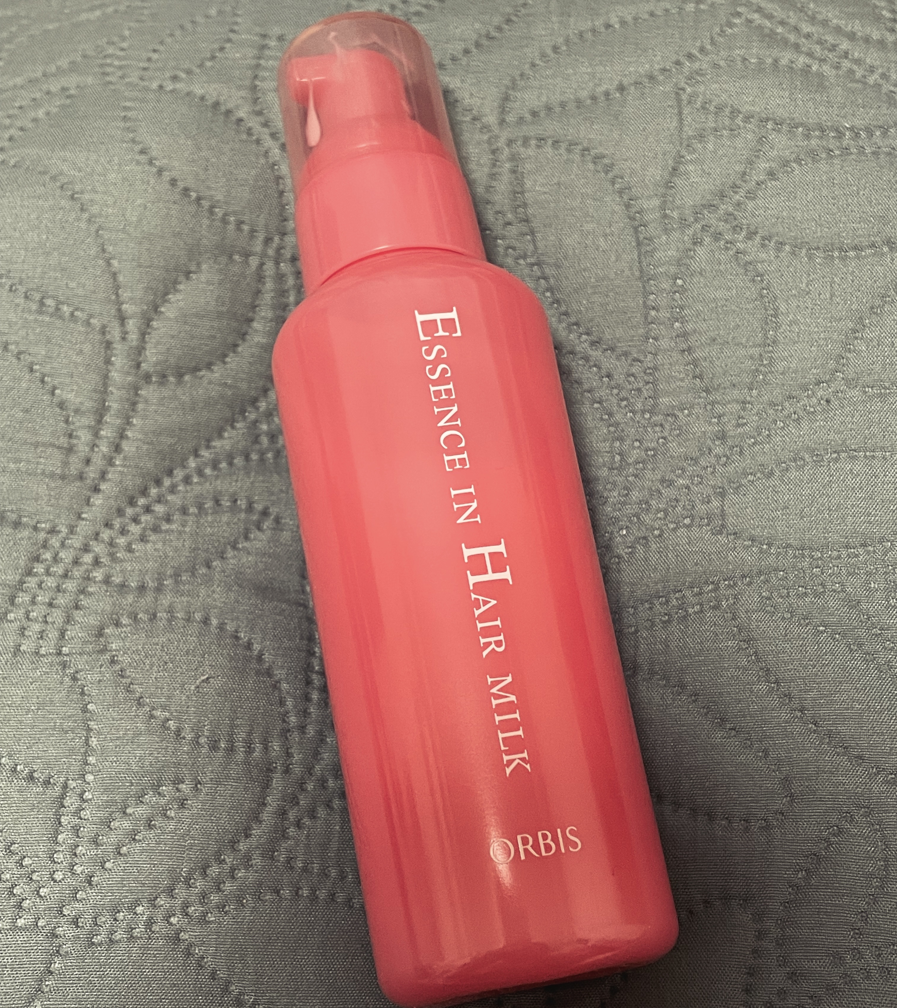 オルビス

プチプラヘアミルク

次に買うと決めていた人気のヘアミルク✨

無香料でシャンプーの香りを邪魔しません🫶
1.5〜2プッシュ程使用してます。
夜のシャンプー後のヘアドライ時に使用するのがおすすめ！🫧翌日サラサラヘアに✨

ス