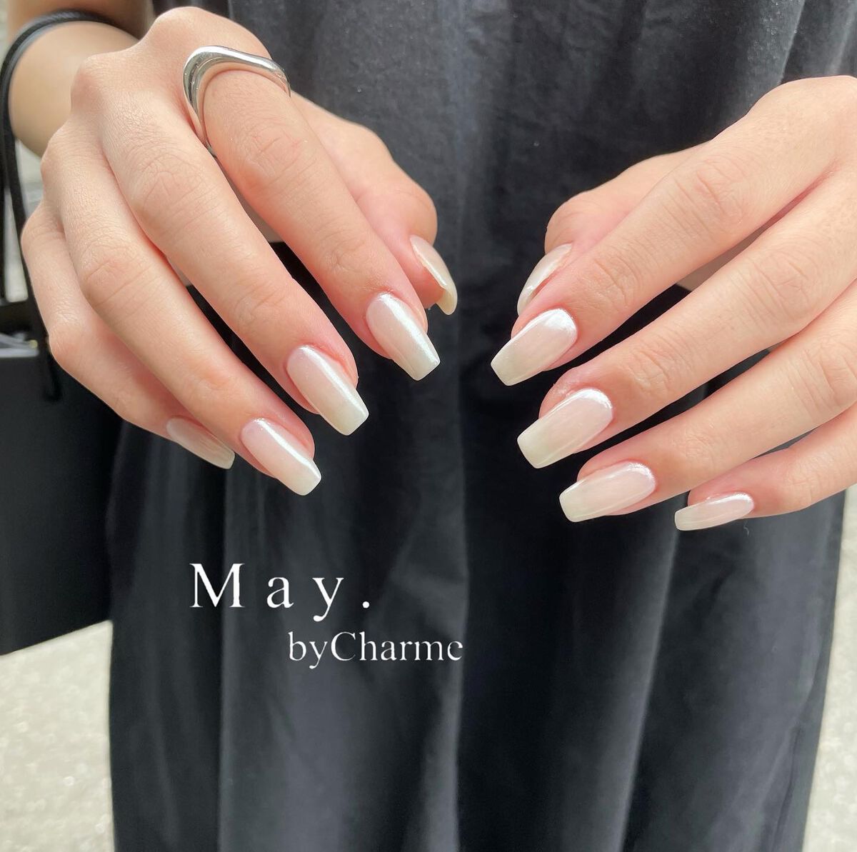#ミラーネイル,#ホワイトネイル,#シンプルネイルのネイルデザイン