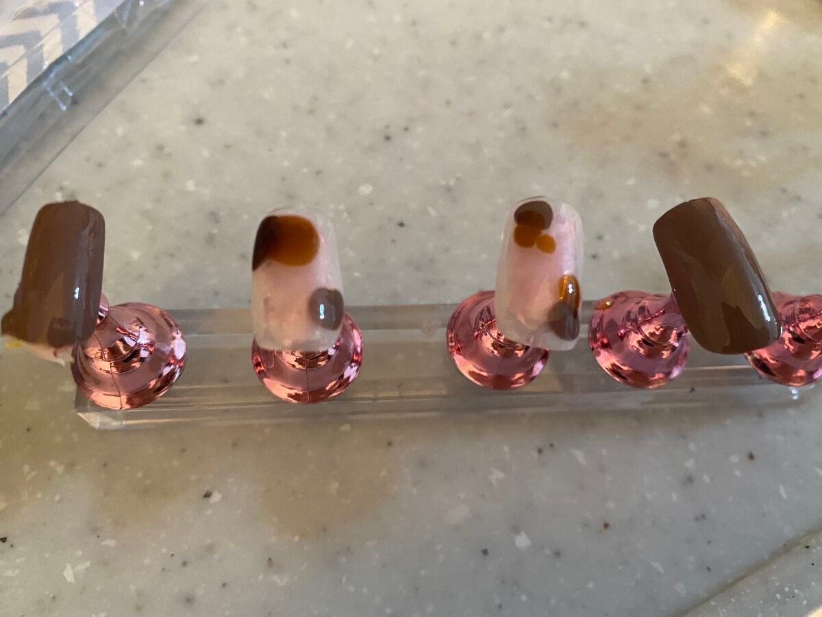 カラフルネイルズ/キャンメイク/マニキュアを使ったクチコミ(4枚目)