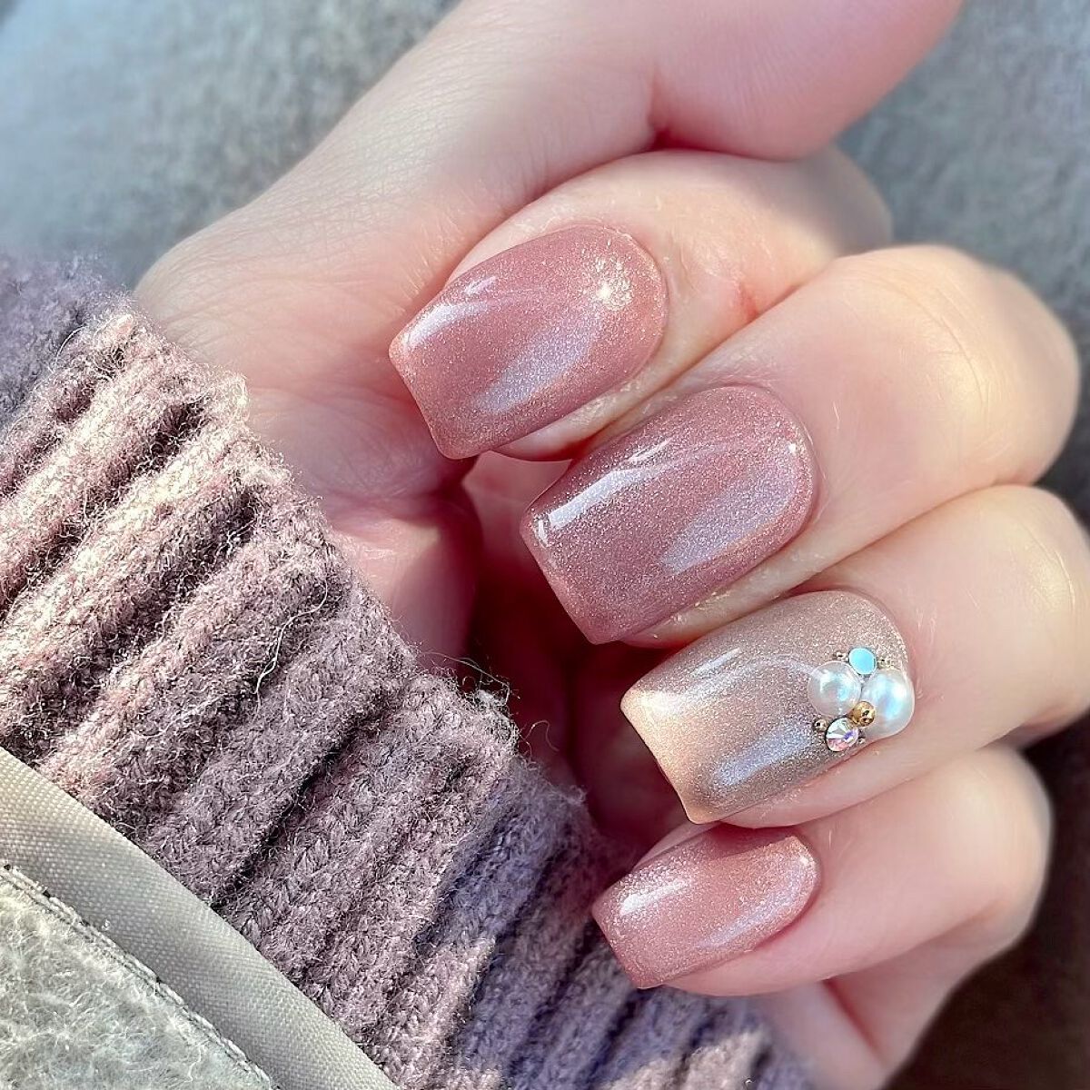 ♡𝙗𝙚𝙠𝙞♡フォロバ100%♡ on LIPS 「St.Valentinenail💅🍫🍓ちょっとブラウン入れると..」(1枚目)