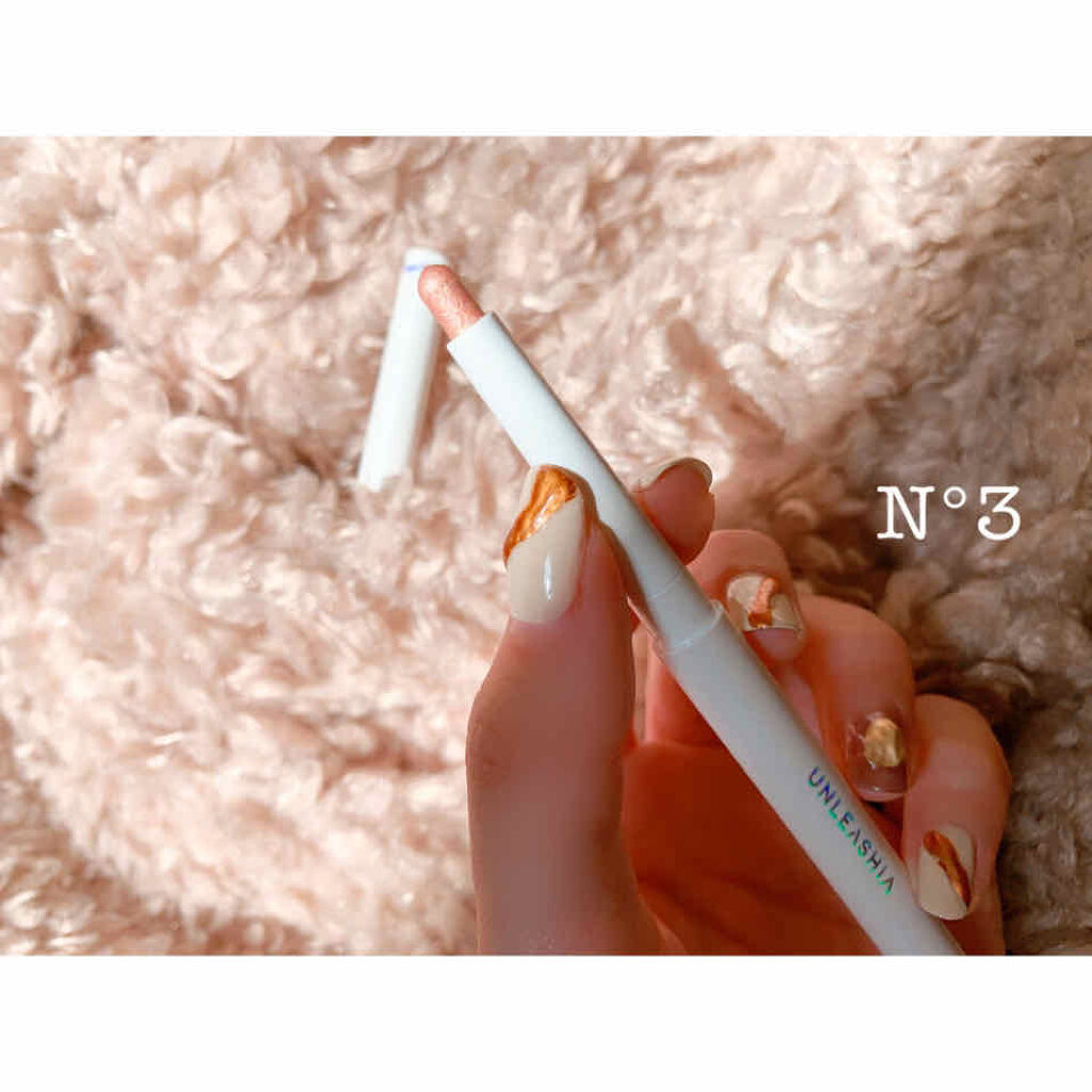 プリティー イージーグリッタースティック/unleashia/グリッターを使ったクチコミ（2枚目）