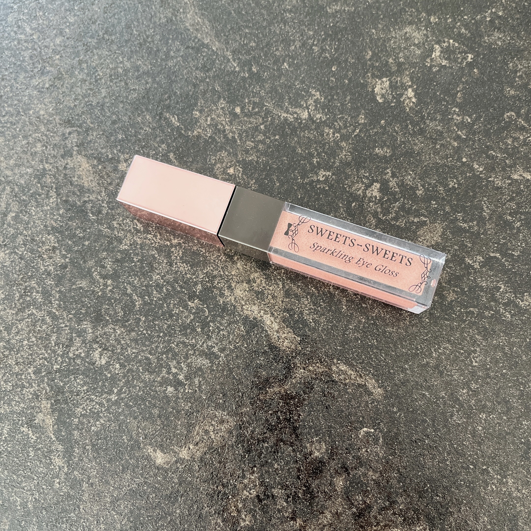 スパークリングアイグロス/スウィーツ スウィーツ/リキッドアイシャドウを使ったクチコミ（1枚目）