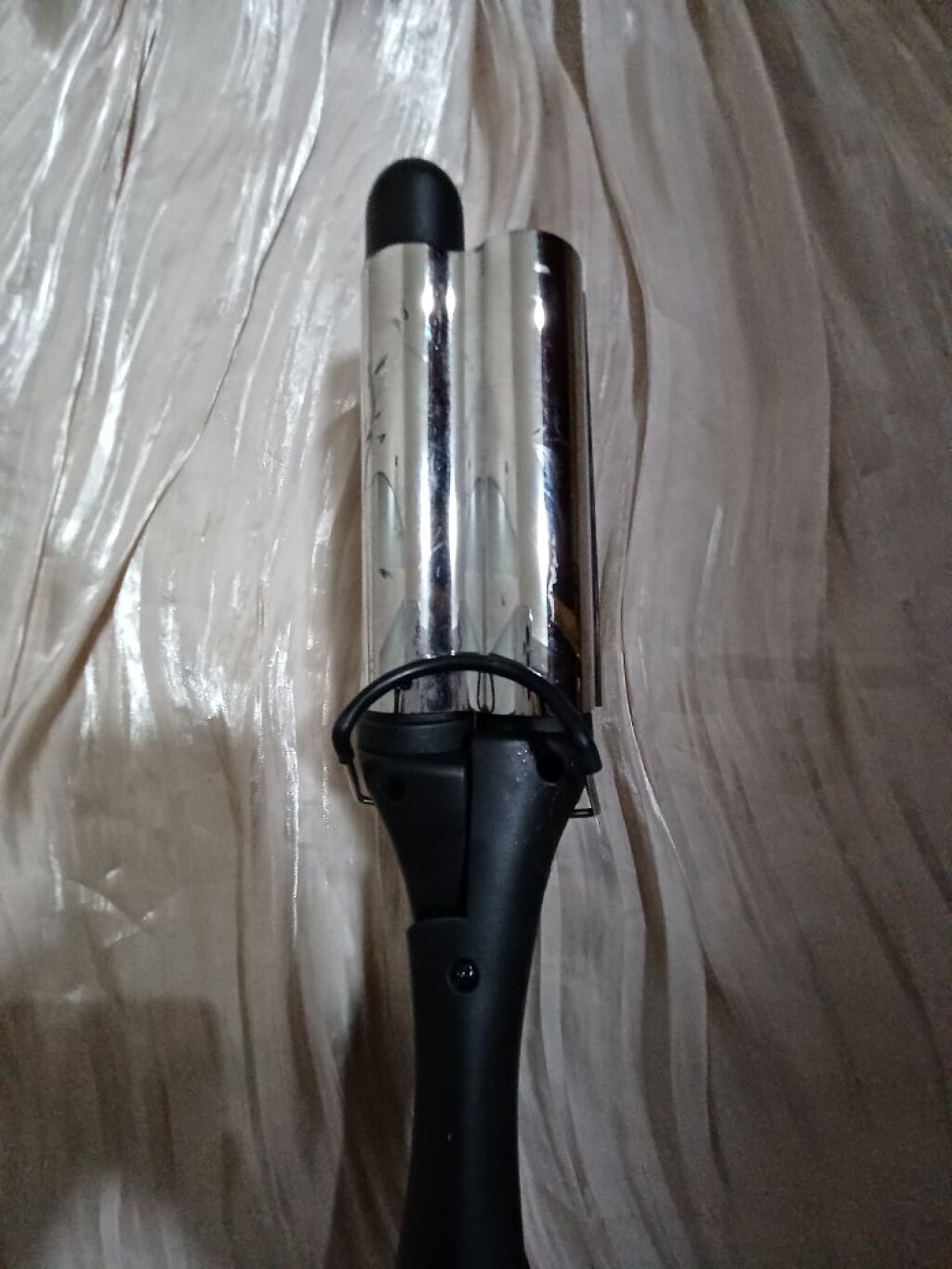 皆様いつも、いいね、フォロー、クリップ、コメントありがとうございます(❁´ω`❁)♡

波ウェーブヘアの簡単なやり方

前から持っていた2連のウェーブヘアアイロンですが

(3連のがやりやすいし簡単かもしれません)

コテやヘアアイロンは不