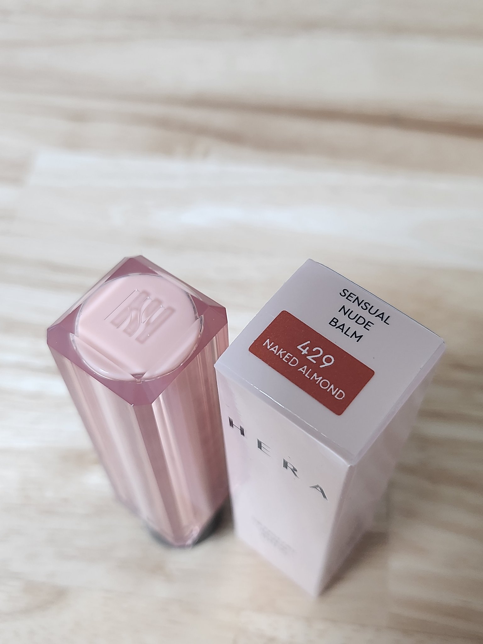 センシュアル ヌードバーム/HERA/リップバームを使ったクチコミ（2枚目）