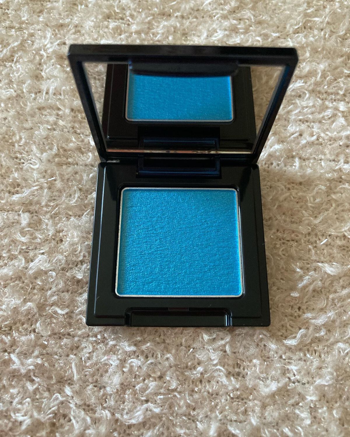 エレガンスラズルのアイシャドウ⸜(๑⃙⃘'ω'๑⃙⃘)⸝
売り切れ[´･ω･`]ｺﾞﾒﾝだよ

4月に発売されて購入した商品

メイクアップアーティストの
男性アーティストさんに…

合わせると良いカラーはオレンジって
言われたけど・・・(