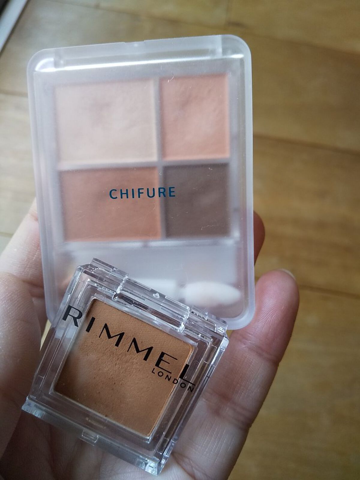 ワンダー キューブ アイシャドウ マット M001/リンメル ロンドン/単色アイシャドウを使ったクチコミ（1枚目）