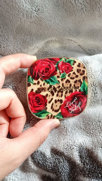 ラブコレクター ユニバーサル ハイライティングパウダー/DOLCE&GABBANA BEAUTY/プレストパウダーを使ったクチコミ(4枚目)