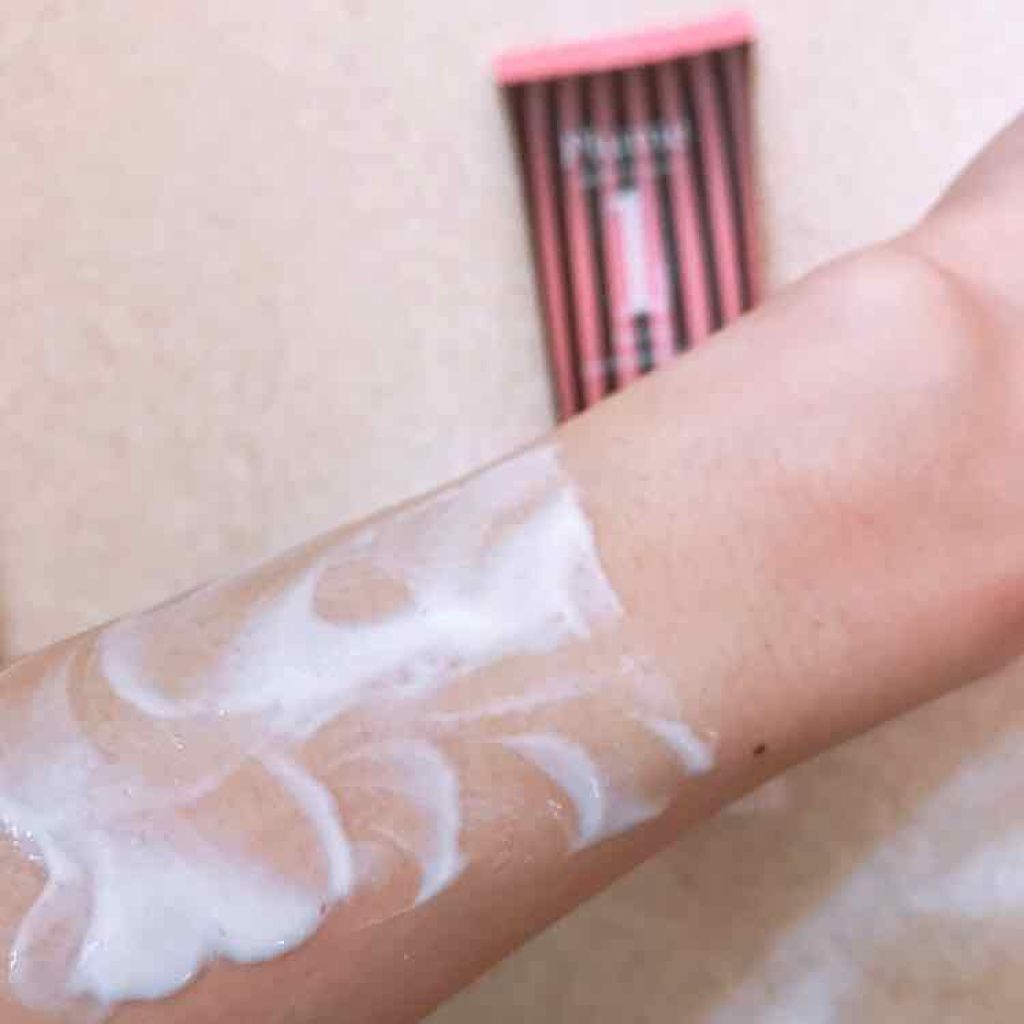 Plume Plume InBathRemover (プリュムインバスリムーバー)のクチコミ「
こんにちは♡
今日もいい天気で嬉しい❤️❤️


そんな今日は、
すごーく簡単に♡♡
ムダ毛.....」（3枚目）