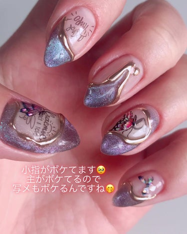 ꫛꫀꪝ✧‧˚ネイル💅✨
超頑張ってやってみた！
いつも素敵なネイルデザインをアップされてる憧れのMIKARINさん（ @bluck_tlick927 ）の過去デザインを参考に、少しアレンジして頑張ってみ