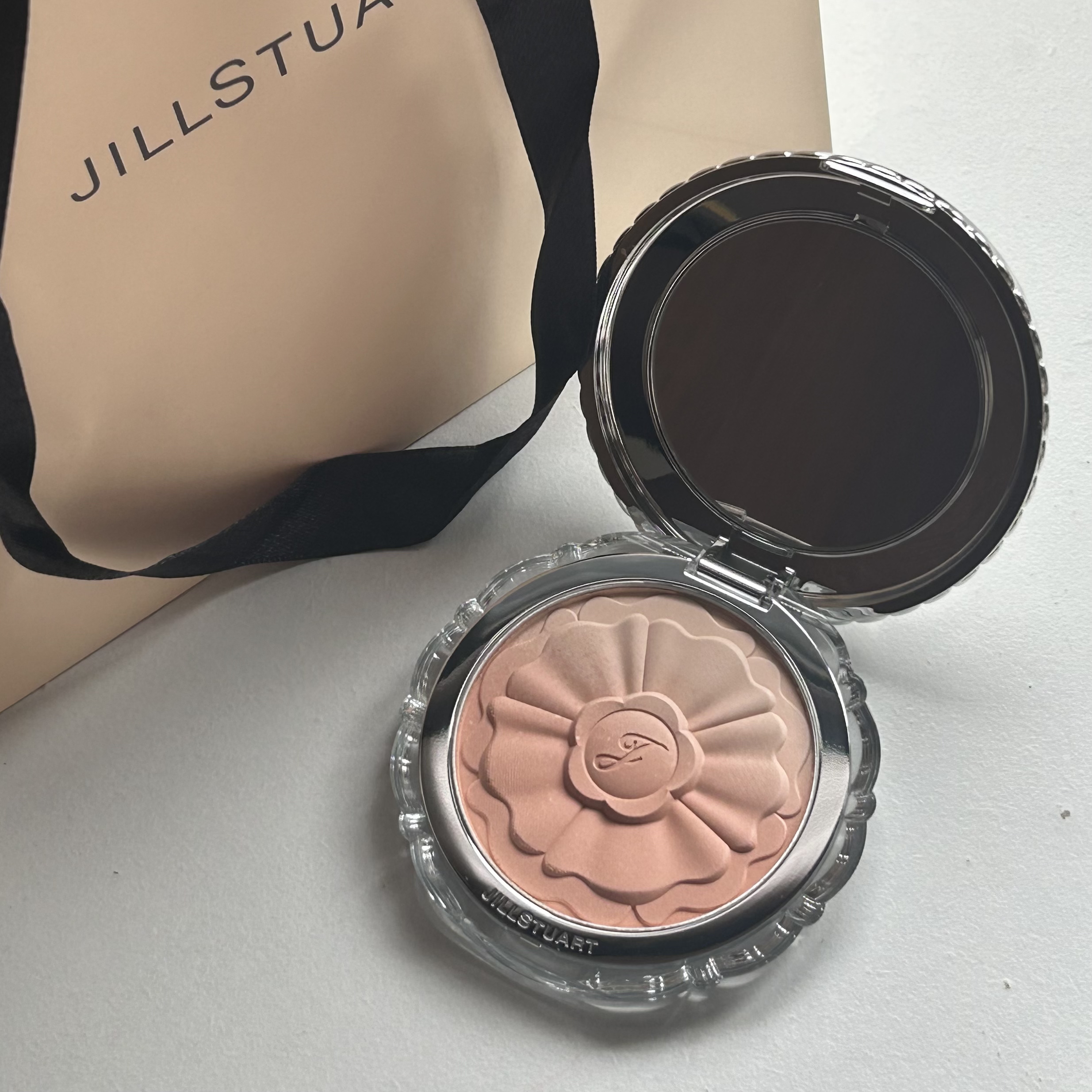 ジルスチュアート　パステルペタル ブラッシュ/JILL STUART/パウダーチークを使ったクチコミ（1枚目）