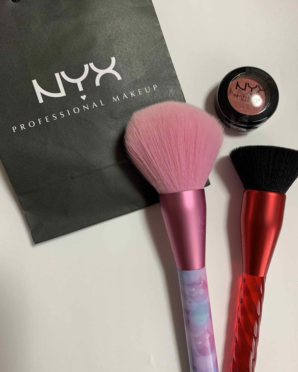 ホットシングル アイシャドウ/NYX Professional Makeup/単色アイシャドウを使ったクチコミ（1枚目）