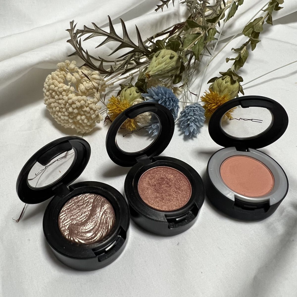 パウダー キス アイシャドウ/M・A・C/単色アイシャドウを使ったクチコミ（2枚目）