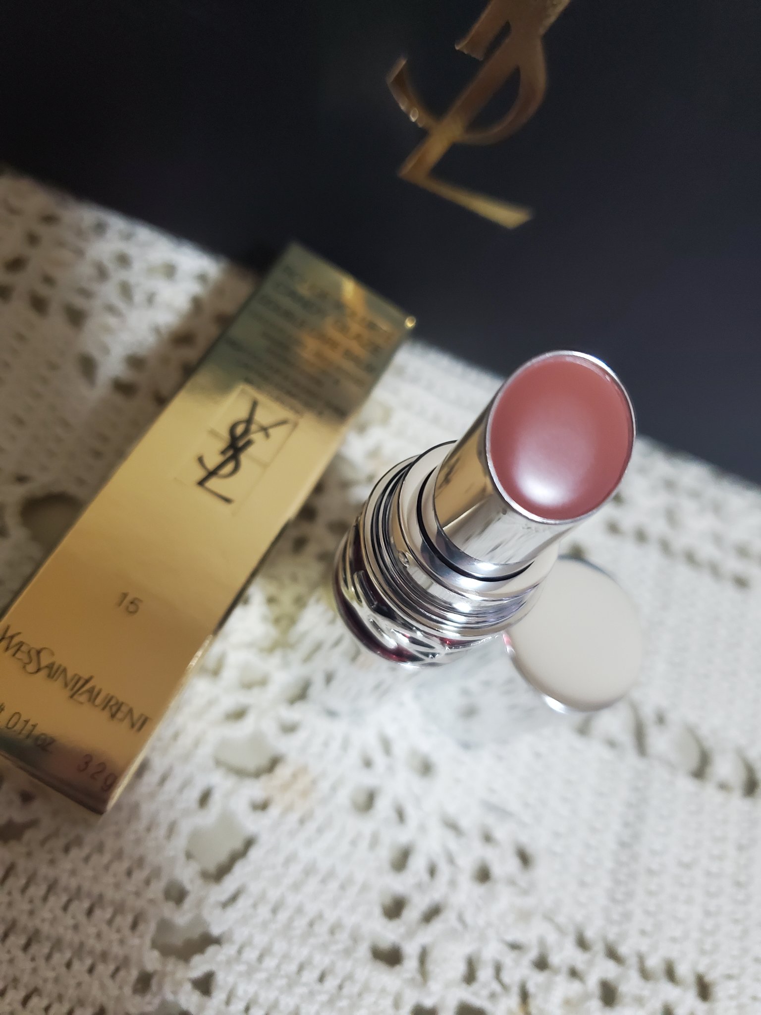 YSL ラブシャイン キャンディグレーズ No.15 ショーケーシング ヌード/YVES SAINT LAURENT BEAUTE/口紅を使ったクチコミ（2枚目）
